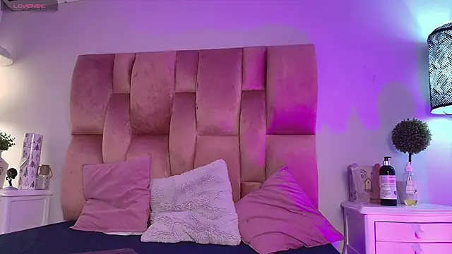 SweetBonniie online show from 14, 9, 2025