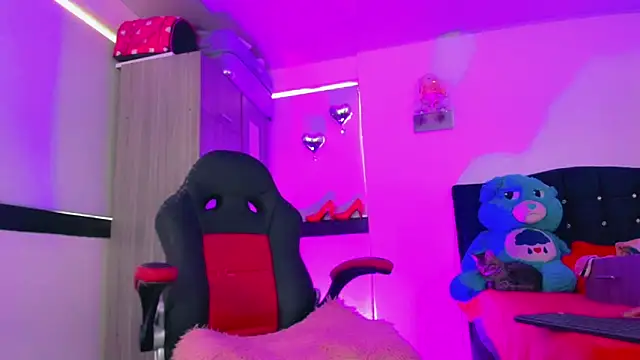 Hellen moons   online show from 9, 2, 2026