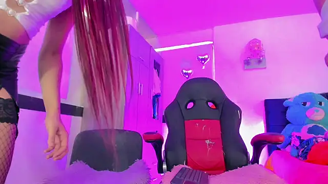 Hellen moons   online show from 7, 3, 2026