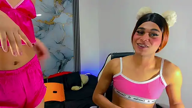 Hellen moons   online show from 14, 3, 2025