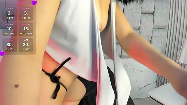 Snapshot of Mackenize chatting on 6, 3, 2025 Mackenize online show from 6, 3, 2025