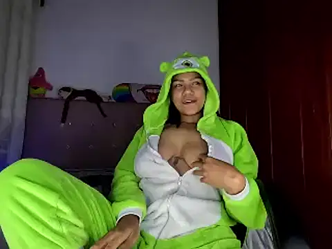 Snapshot of Ale_xandra chatting on 15, 3, 2025 Ale xandra online show from 15, 3, 2025