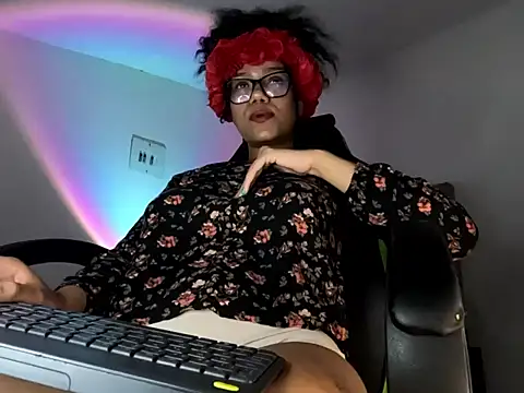 Snapshot of Ale_xandra chatting on 12, 11, 2025 Ale xandra online show from 12, 11, 2025