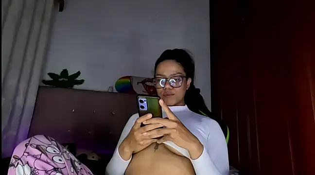 Snapshot of Ale_xandra chatting on 4, 2, 2025 Ale xandra online show from 4, 2, 2025