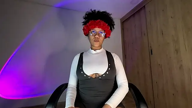Snapshot of Ale_xandra chatting on 5, 7, 2026 Ale xandra online show from 5, 7, 2026