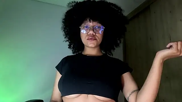 Snapshot of Ale_xandra chatting on 27, 6, 2026 Ale xandra online show from 27, 6, 2026