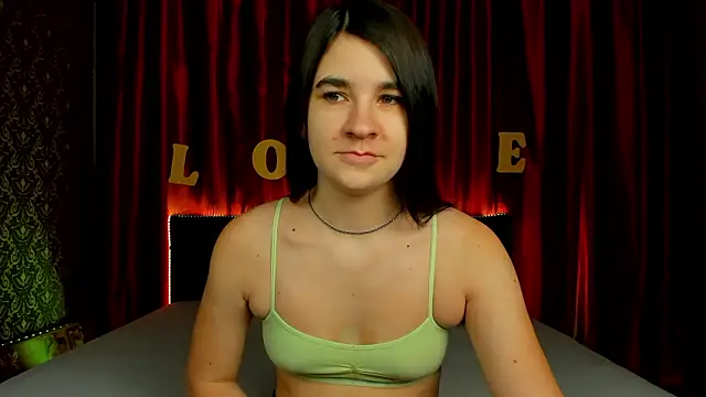  Polly Love  online show from 24, 2, 2026