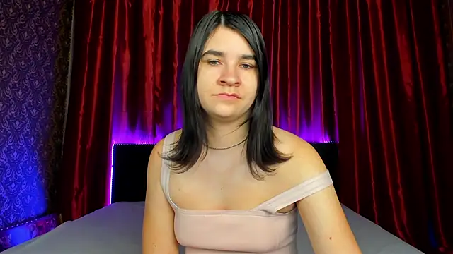  Polly Love  online show from 3, 4, 2026