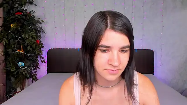  Polly Love  online show from 23, 9, 2025