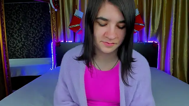  Polly Love  online show from 17, 12, 2025