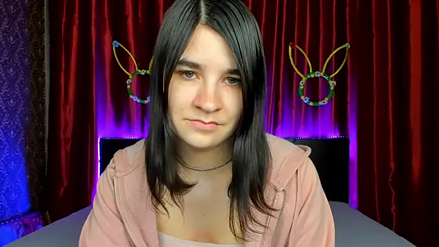  Polly Love  online show from 11, 4, 2026