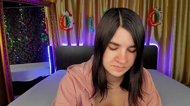  Polly Love  online show from 10, 4, 2026