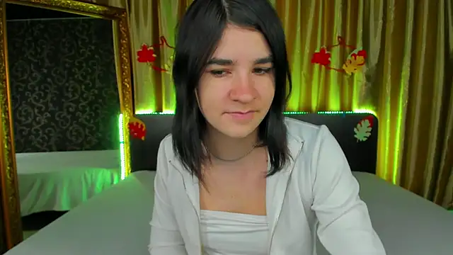  Polly Love  online show from 20, 10, 2025