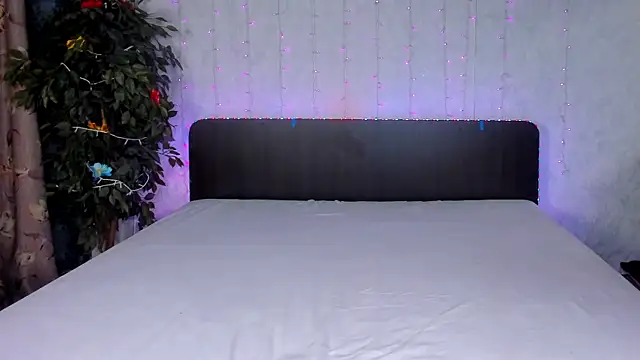  Polly Love  online show from 10, 9, 2025