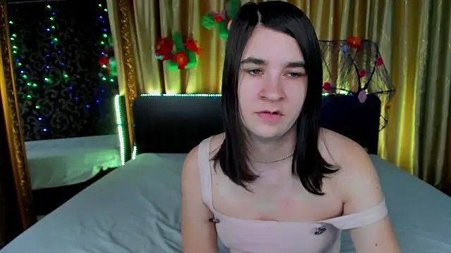  Polly Love  online show from 27, 3, 2026