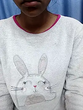 Aradhna cute online show from 2, 3, 2025