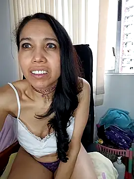 KimPielCanela online show from 18, 3, 2025