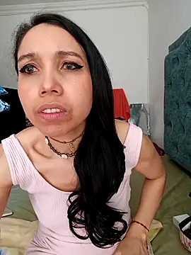 KimPielCanela online show from 15, 3, 2025