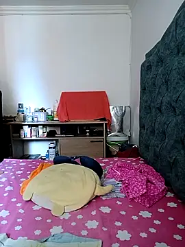 KimPielCanela online show from 21, 3, 2025