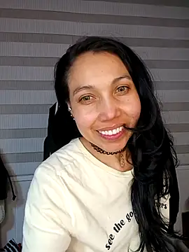 KimPielCanela online show from 11, 9, 2025