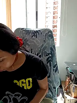 KimPielCanela online show from 21, 3, 2025