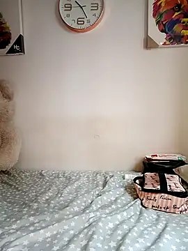 KimPielCanela online show from 12, 3, 2025