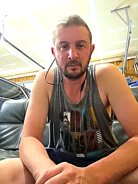 Snapshot of MrMechanic38 chatting on 12, 4, 2026 MrMechanic38 online show from 12, 4, 2026