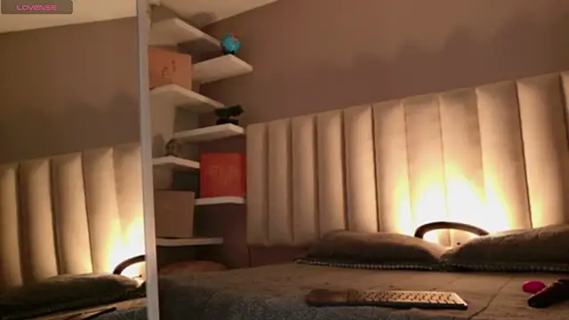 Megan mooree  online show from 16, 10, 2025