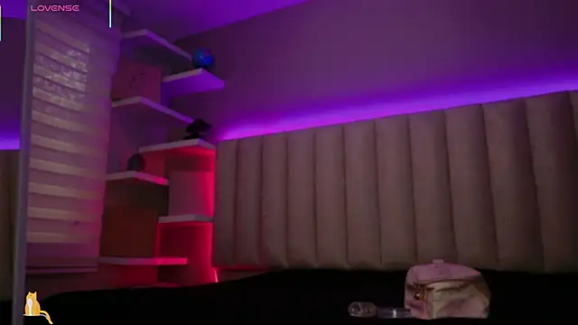 Megan mooree  online show from 29, 10, 2025