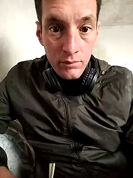 Snapshot of Robert83uy chatting on 31, 10, 2025 Robert83uy online show from 31, 10, 2025