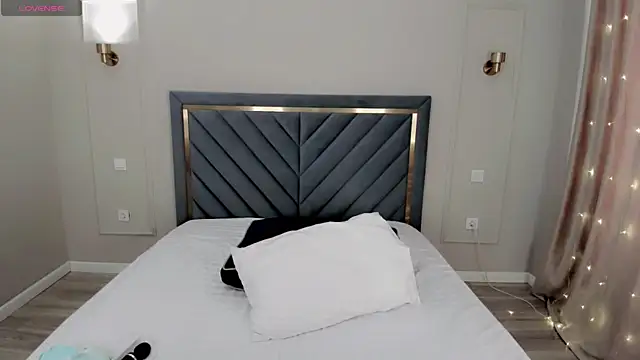 oxxx me online show from 28, 2, 2025