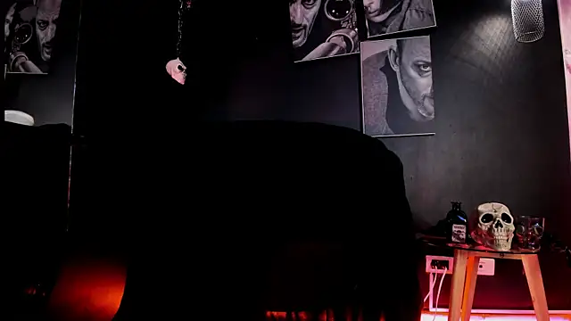 Agnes jones  online show from 15, 9, 2025