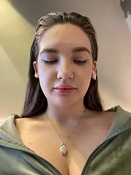 Holly Molii online show from 23, 1, 2025