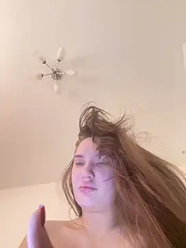 Holly Molii online show from 14, 3, 2025