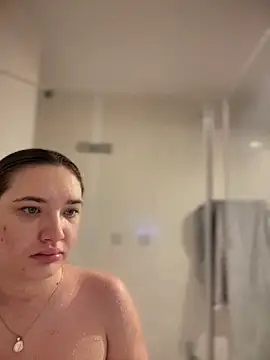 Holly Molii online show from 22, 3, 2025