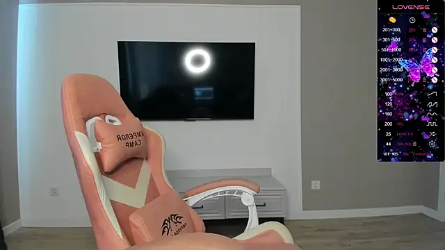 Holly Molii online show from 19, 9, 2025