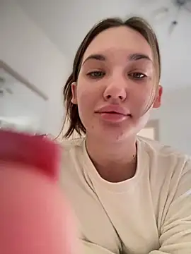 Holly Molii online show from 20, 3, 2025