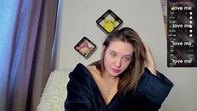 Holly Molii online show from 12, 2, 2025