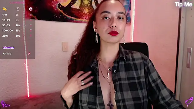 liannalee  online show from 5, 3, 2025