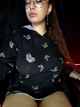 liannalee  online show from 20, 11, 2025