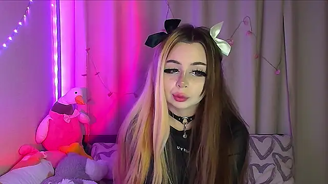 suemeow online show from 25, 2, 2025