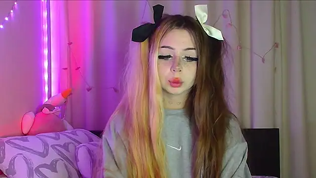 suemeow online show from 14, 3, 2025