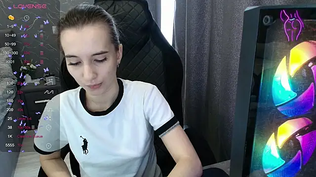 Alice Weiss online show from 13, 4, 2026