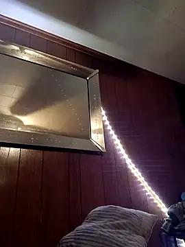 RobStrokes215 online show from 1, 2, 2025