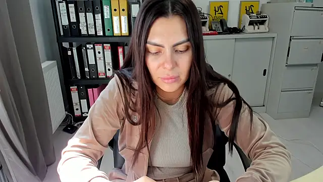 kilenyapatrice online show from 10, 10, 2025