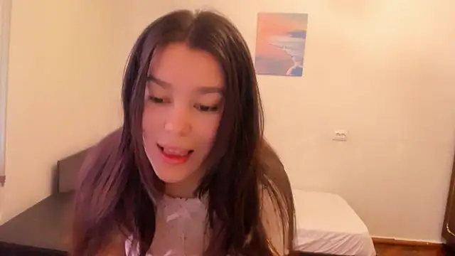 LunaXmii online show from 8, 3, 2025