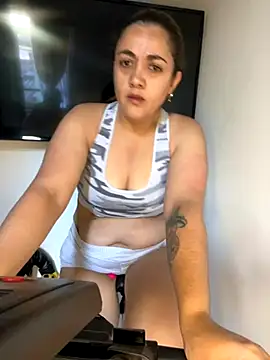 Snapshot of Shianrose chatting on 1, 12, 2025 Shianrose online show from 1, 12, 2025