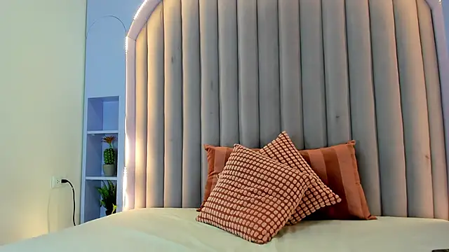 JaylaScott   online show from 14, 12, 2025