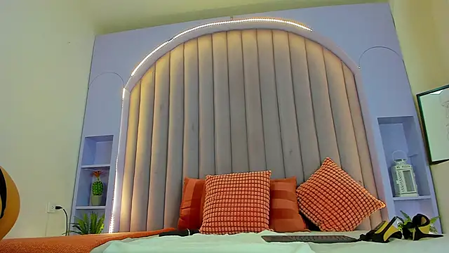 JaylaScott   online show from 19, 10, 2025