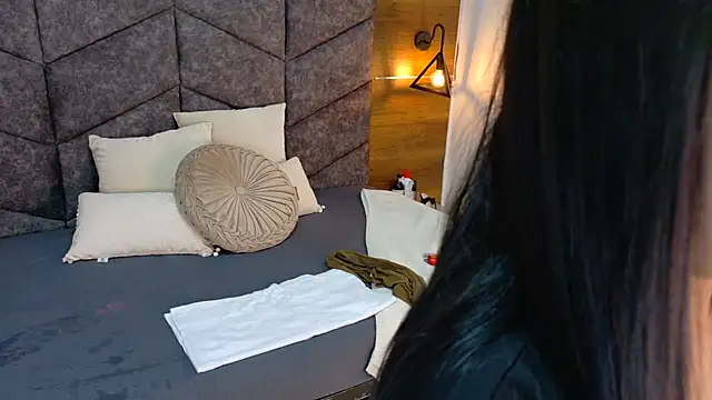 JaylaScott   online show from 3, 11, 2025